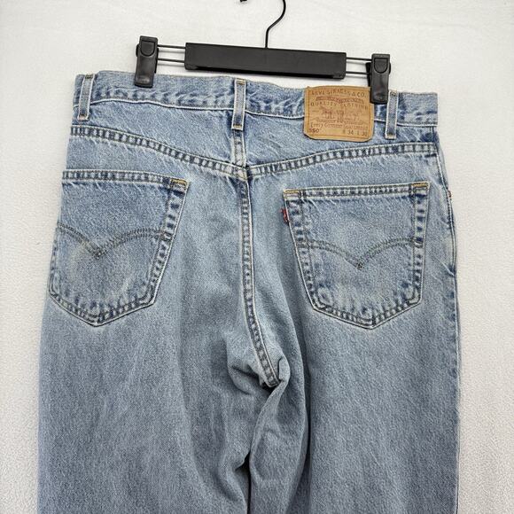 Vintage Levis Jeans Fits 32x30 Blue 550 Light Wash Red Tab Straight Distressed - Picture 1 of 14
